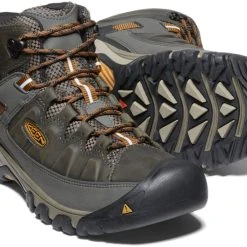 Keen Footwear Keen Targhee III Mid WP -vaelluskengät, Musta/ruskea 13 Keen Footwear Keen Targhee III Mid WP -vaelluskengät, Musta/ruskea -Muck Boot Shop keen m s targhee iii mid wp black olive golden brown 12