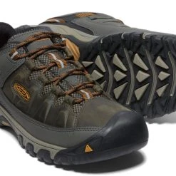 Keen Footwear Keen Targhee III Waterproof Vaelluskengät, Black Olive/Golden Brown 9 Keen Footwear Keen Targhee III Waterproof Vaelluskengät, Black Olive/Golden Brown -Muck Boot Shop keen m s targhee iii waterproof black olive golden brown 9