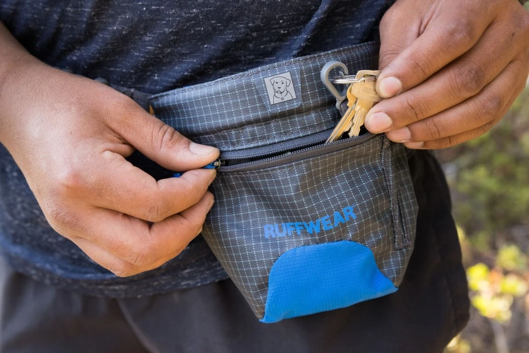 RuffWear Treat Trader Pouch Makupalapussi, Blue Pool 7 RuffWear Treat Trader Pouch Makupalapussi, Blue Pool - Image 7